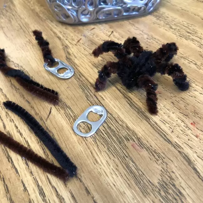 How to Make a Craft Spider: Pipe Cleaner Tarantulas